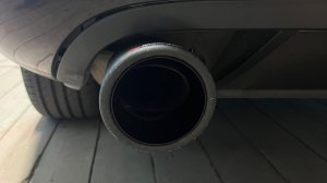 Тормозные накладки BREMBO и насадка на глушитель AKRAPOVIC на Пассат б7/ Passat b7