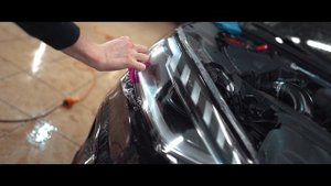 Оклеили полиуретановой пленкой капот и фары новый Audi A4!