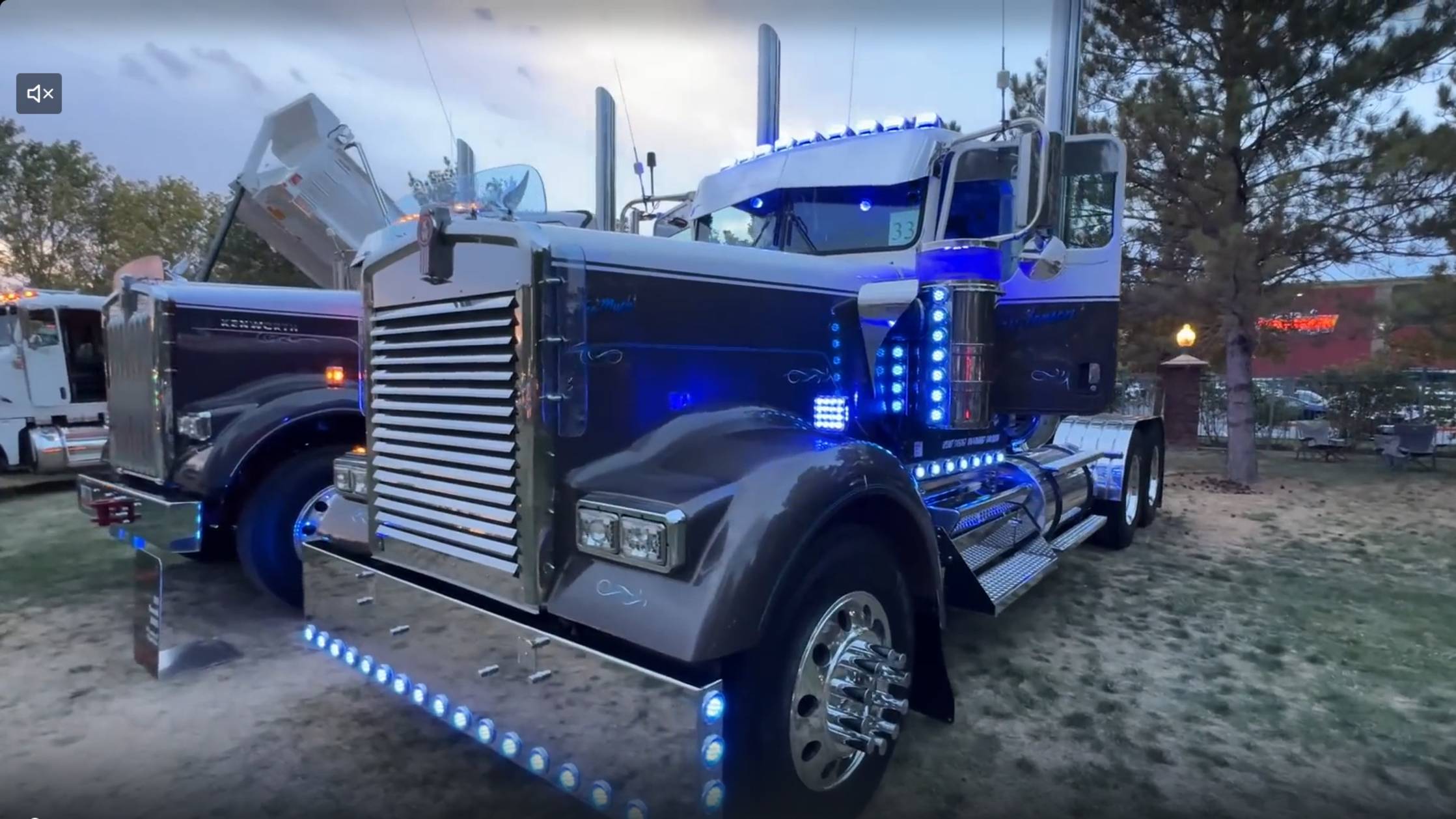 Автофестиваль классических грузовиков"American SEMI Truck Show Световое шоу 2025