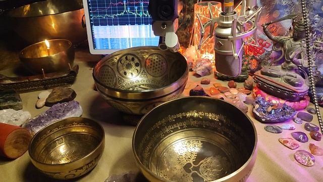 набор 3х чаш Шаматха 2.   вибро акустический.  23.  19.5.   14 см.    363-164 Гц   2.9 кг.