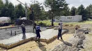 Монолит фон