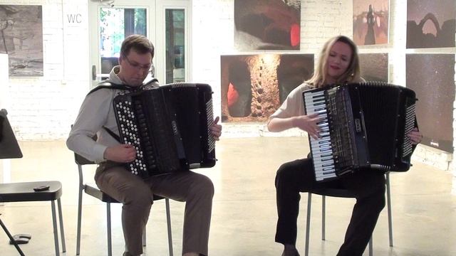 А. Дулёв - Парафраз на тему песни А. Петрова из к-ф - Я шагаю по Москве - Илона Савина (аккордеон),