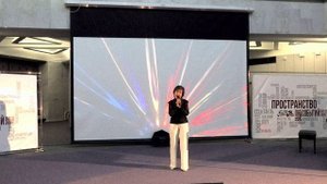 Август. (Ян Френкель, Инна Гофф ). Исполняет Светлана Игнатова .