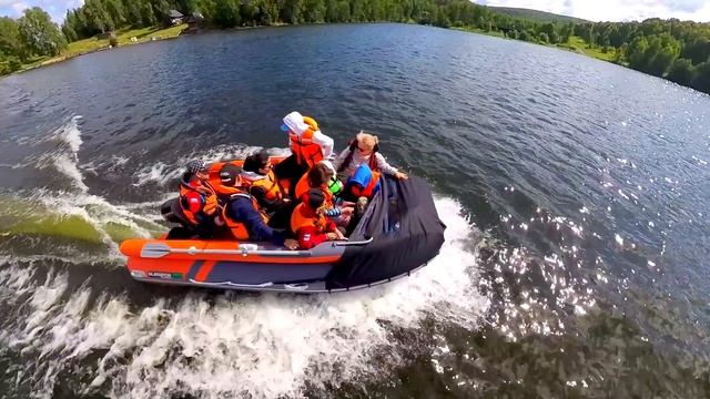 5 взрослых и 4 ребенка - Как поедет лодка 420 с мотором 20 л.с.? смотреть онлайн