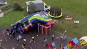 Ураган перевернул батут с детьми в Уфе: пятилетняя девочка в реанимации