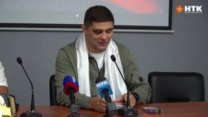 Олег Попов встретился с молодежью Калмыкии после победы в PFL