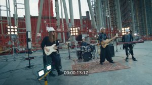 2."Бадаевский" превратился в сцену для выступления симфонического оркестра – Rock version