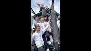 Зеленый трактор в Суздале