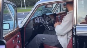 🔥А вот и видео, как Михаил Литвин подарил Rolls-Royce 1980 года новому чемпиону UFC Хамзату Чимаеву