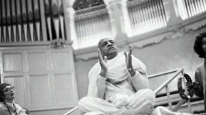 Лекция Шрилы Прабхупады 27.08.1973, Лондон. БГ 2.23-24. Мы - частицы Кришны.