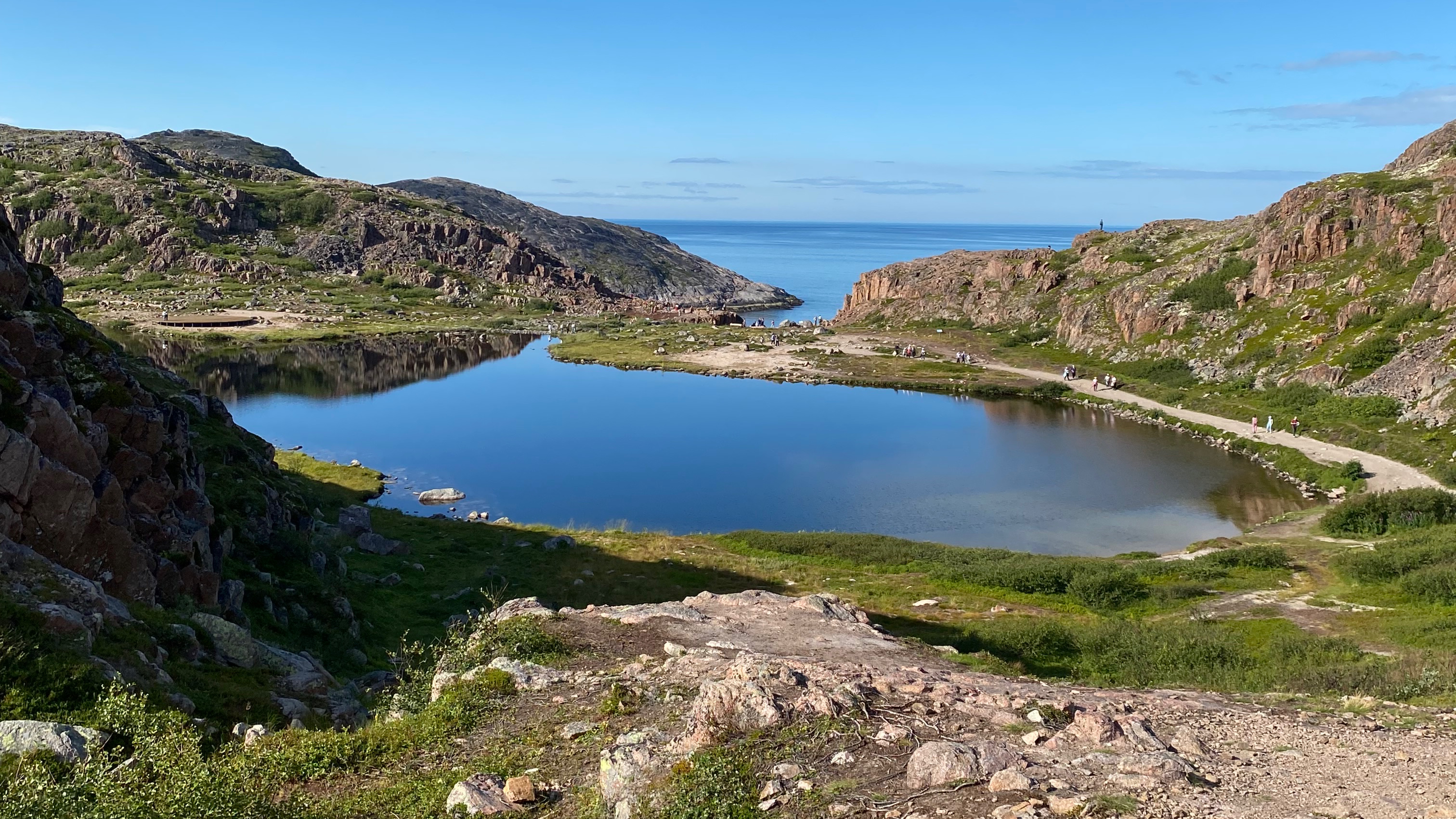 Край земли- Териберка на берегу Баренцева моря в Мурманской области на Кольском полуострове
