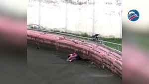 Дети в опасности: мотоцикл на гонках влетел в зрителей в Башкирии