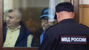 Обложили данью бизнес: за что судят трех генералов полиции из Петербурга