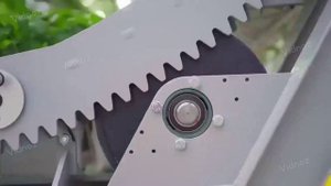 Dyson теперь выращивает клубнику с помощью роботов, вращающихся лотков и ультрафиолетовых ламп.