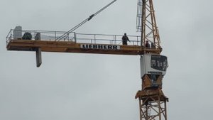 Фрагменты монтажа! Башенный кран Liebherr