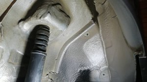 Обработка задних подкрылок Лада Х-Рей.