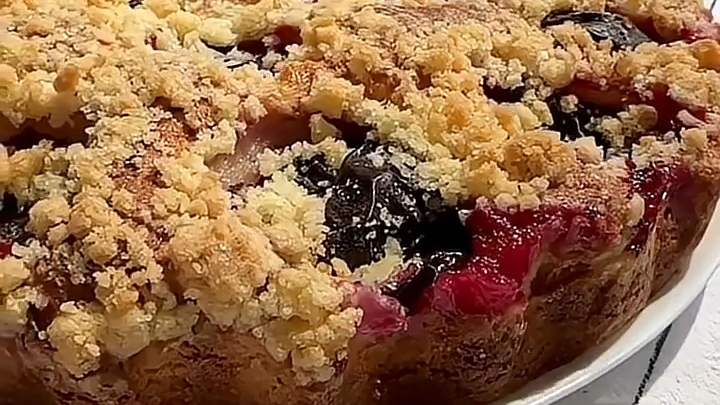 Сливовый ПИРОГ со штрейзелем...🥧☕😋    Рецепт в описании ✍️