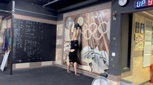Удержание стойки на руках, стоя у стены| Handstand hold again wall