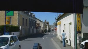 Туристический автобус по замкам Луары, Франция - вид из окна.