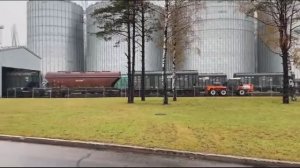 Локотрактор КРТ-2 производства ООО "Ригель АВ-Белгород", маневровые работы на зерновом элеваторе