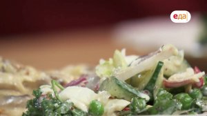 Куриная грудка с грибным соусом и салат с редисом | Дежурный по кухне /269