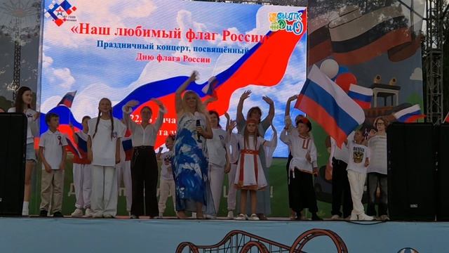 "Баба Люба!", крикнул мне мой внук, после того, как я спела песню! смотреть онлайн