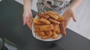 Палочки с колбасой и сыром, очень вкусно и просто.