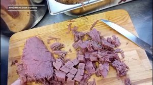 ЧЕМ КОРМЯТ ДЕТЕЙ В САДИКАХ?