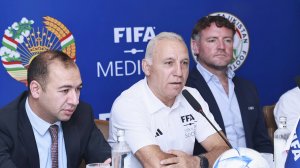 Легенда «Барселоны» Христо Стоичков провел семинар для учителей физкультуры в Душанбе