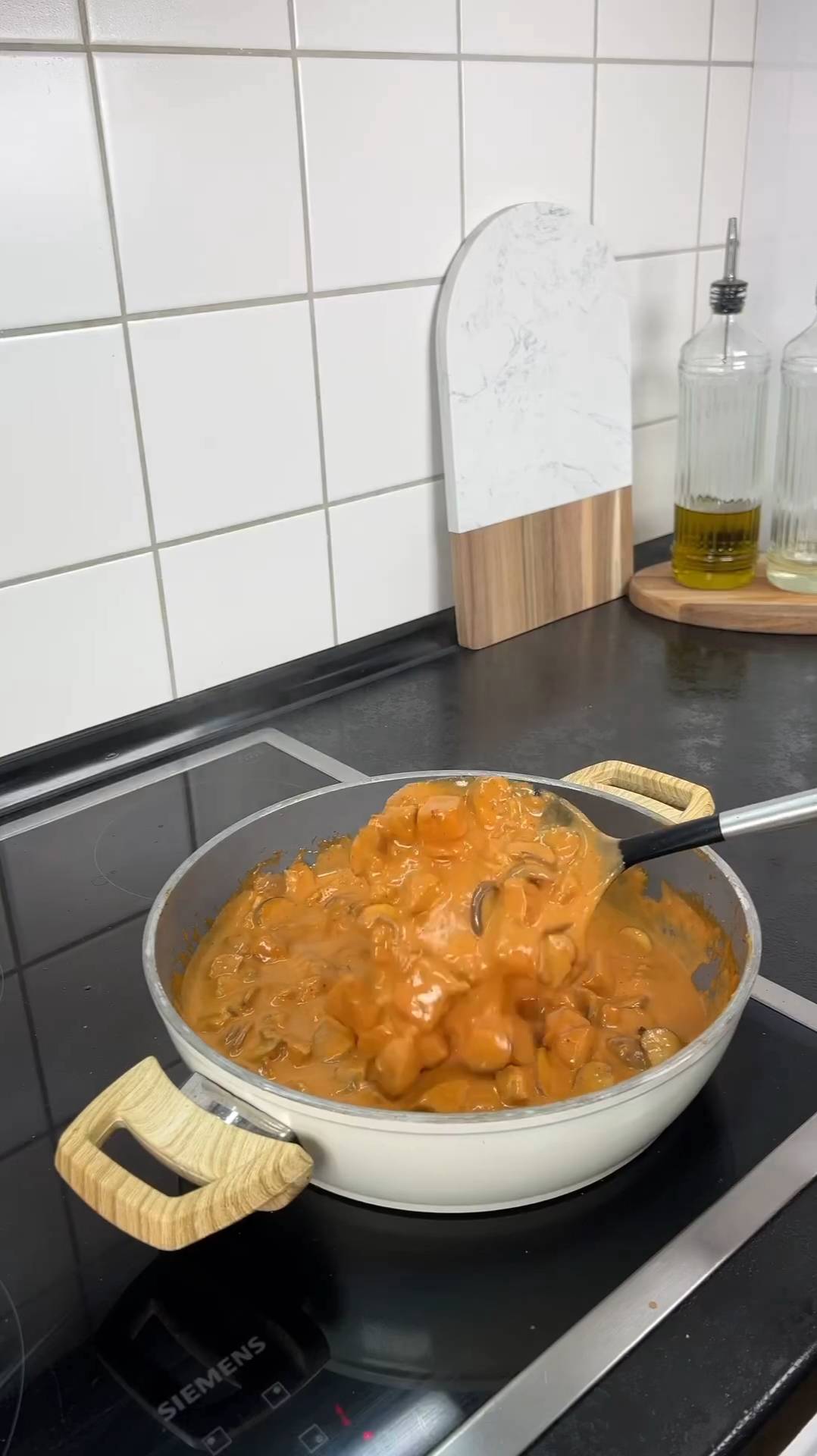 Мясной гуляш с грибами смотреть онлайн