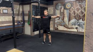 Разведение рук с резиной стоя пронированным хватом|Band pull apart pronated grip