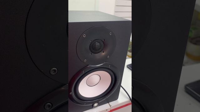 Yamaha HS7 смотреть онлайн