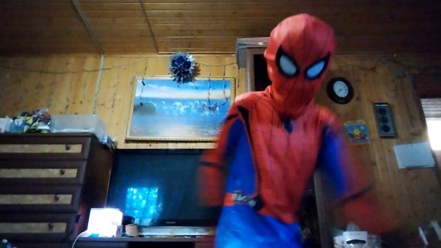 Человек паук сражается со Старком смотреть онлайн