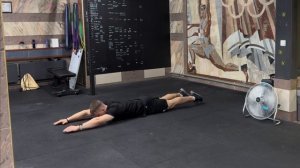 «Супермен» Подъем ног и рук лежа на животе| Superman