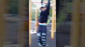 СКОЛЬКО МОЙ ДРУГ ПРОДЕРЖИТСЯ НА ТУРНИКЕ