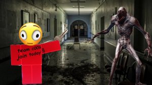 хожу с братом по заброшенной больнице в роблоксе!