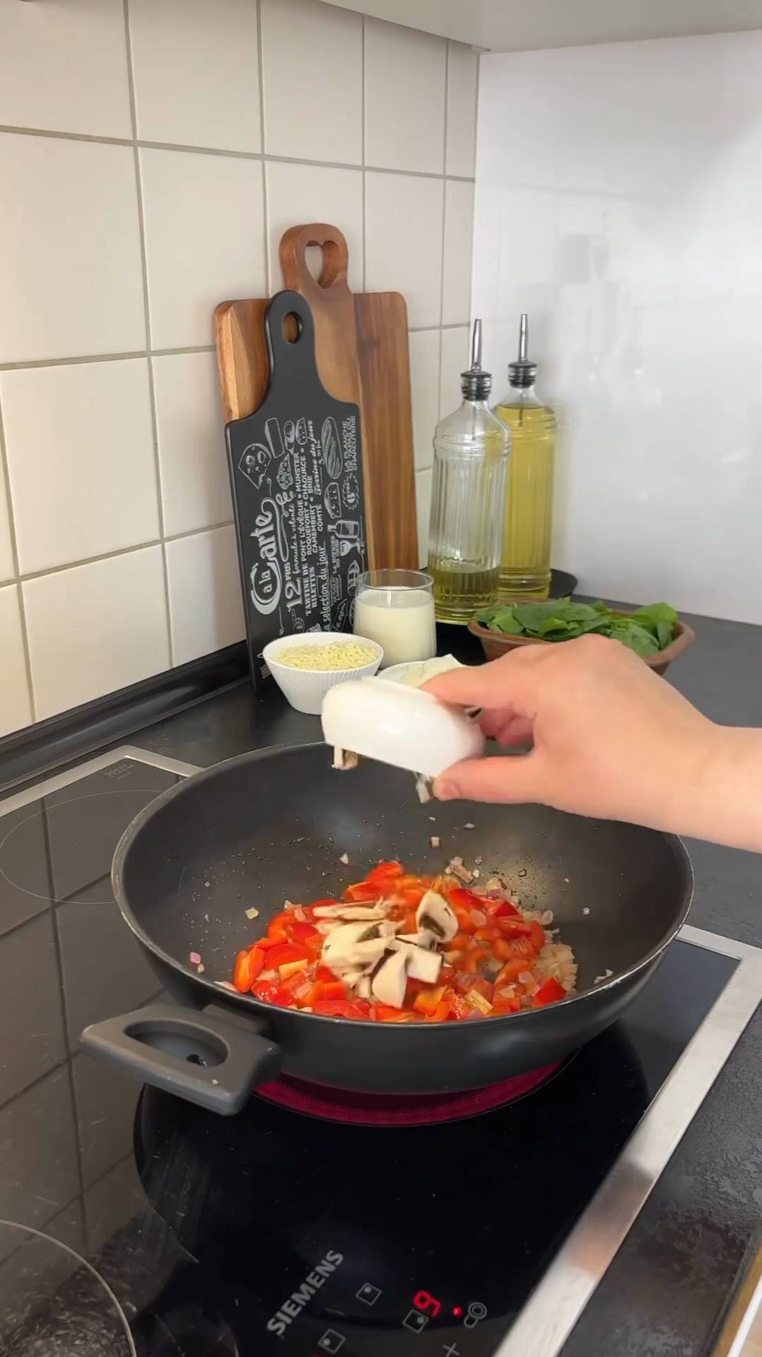 Макароны с грибным соусом смотреть онлайн