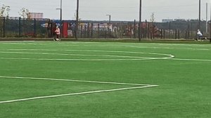 Мия и Камилла на самокате