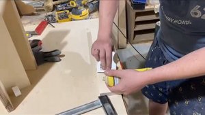 Стол из фанеры с баром