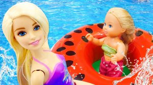 КУКЛЫ БАРБИ ВЕЧЕРИНКА В БАССЕЙНЕ BARBIE DOLL