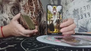 Будет ли он вас возвращать? Расклад Таро и маятник
