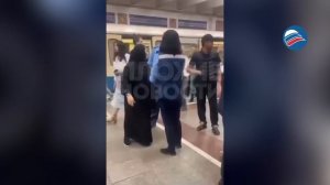 Конфликт в метро: женщина в хиджабе ударила мужчину после замечания об одежде