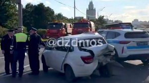 В ДТП на Кутузовском проспекте в Москве пострадали три человека
