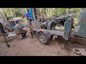 Осаживаем трубу в пустую скважину .Держим на руках.#буровоедело#бурение #скважина