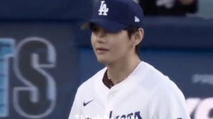 🌟 Ким Тэхён: Икона музыки и бизнеса! 🎤☕✨