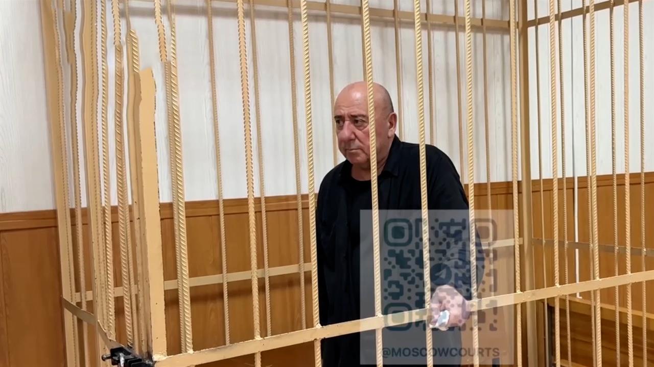 Суд отправил в СИЗО бывшего директора Московского академического театра сатиры