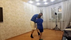 Кто сильнее боксёр или борец?