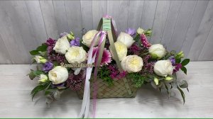 Композиция в сумочке из пионовидных роз