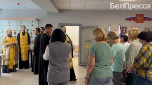 В Белгороде после капремонта освятили школу № 48
