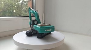Гусеничный экскаватор Kobelco SK330 в масштабе 1:50